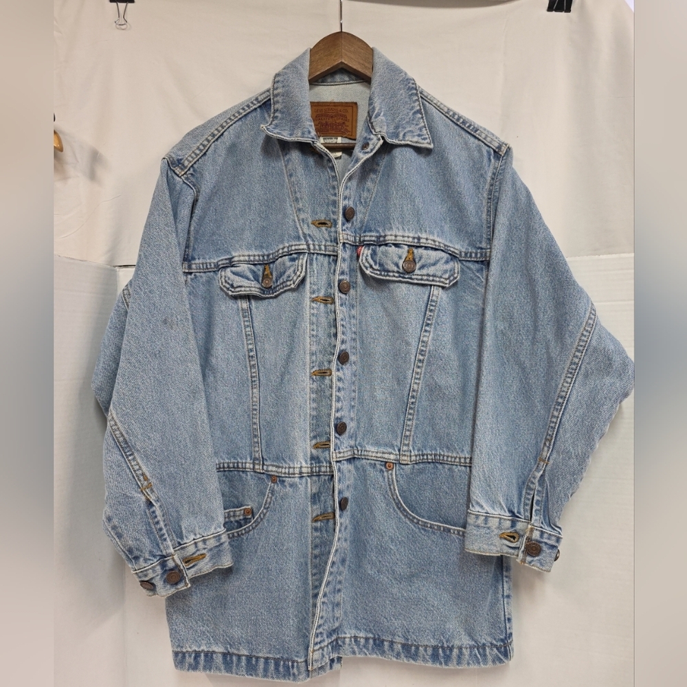 Vintage Levi Long Waisted Denim Jacket Size Small Excellent Condition